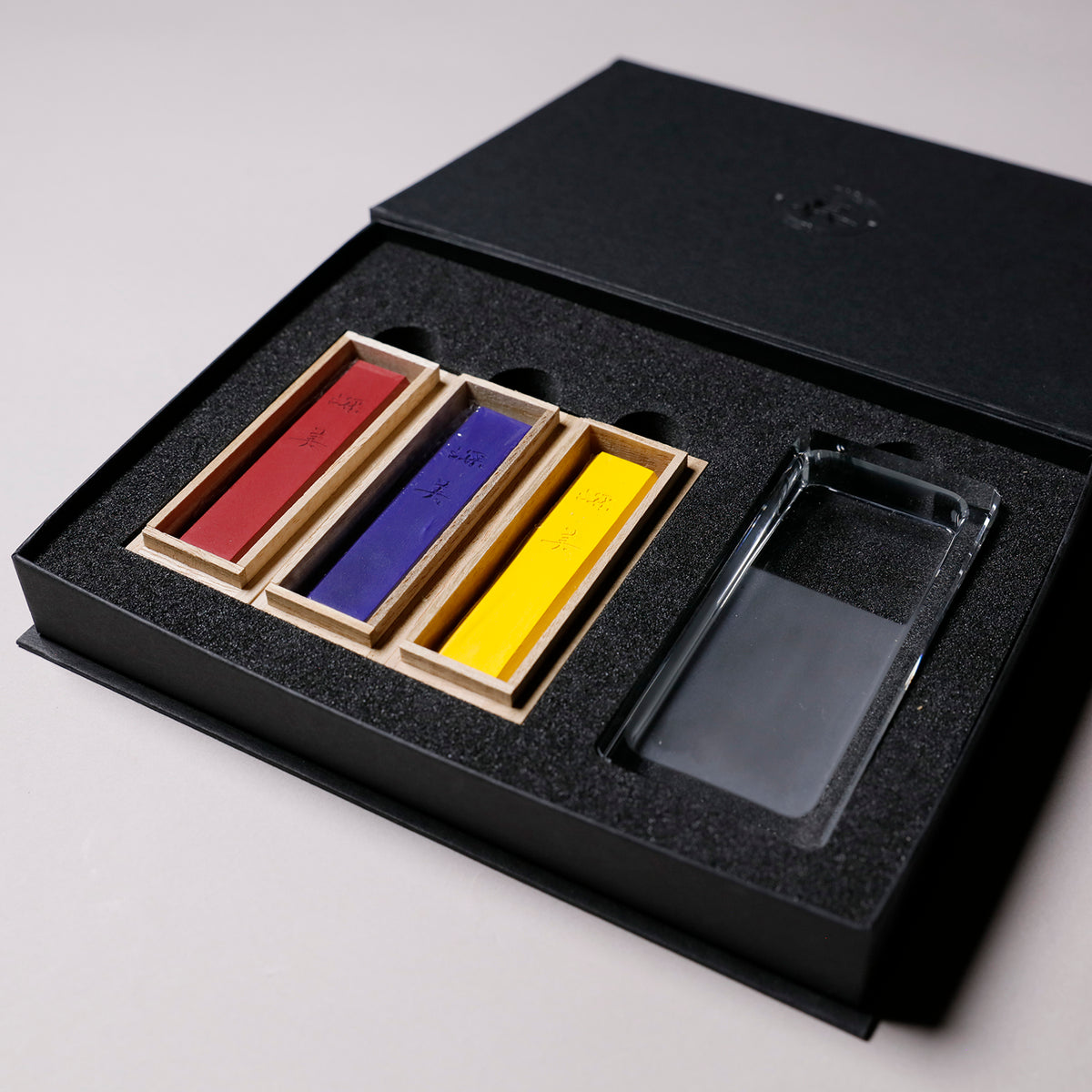 LIMITED  Saiboku Shimbi 3 Colors & Glass Inkstone Set